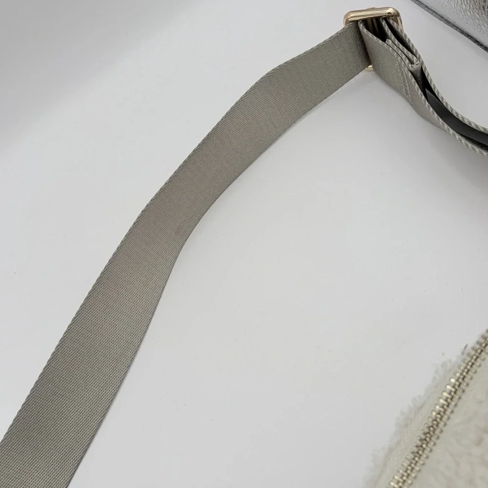 Lululemon Everywhere Belt Bag‎ Fleece White Opal/Gold Sherpa